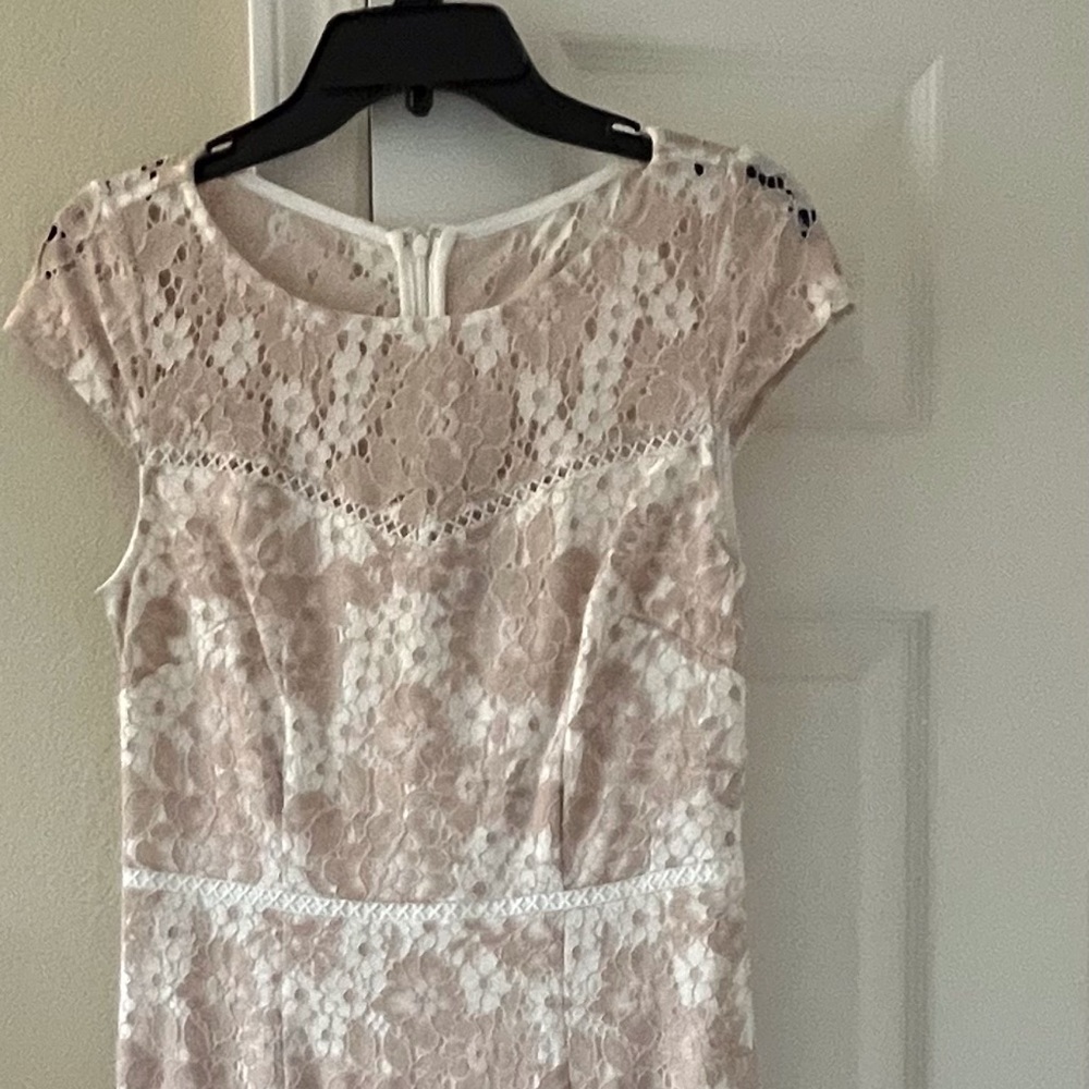 Adrienne Papell dress in excellent shape